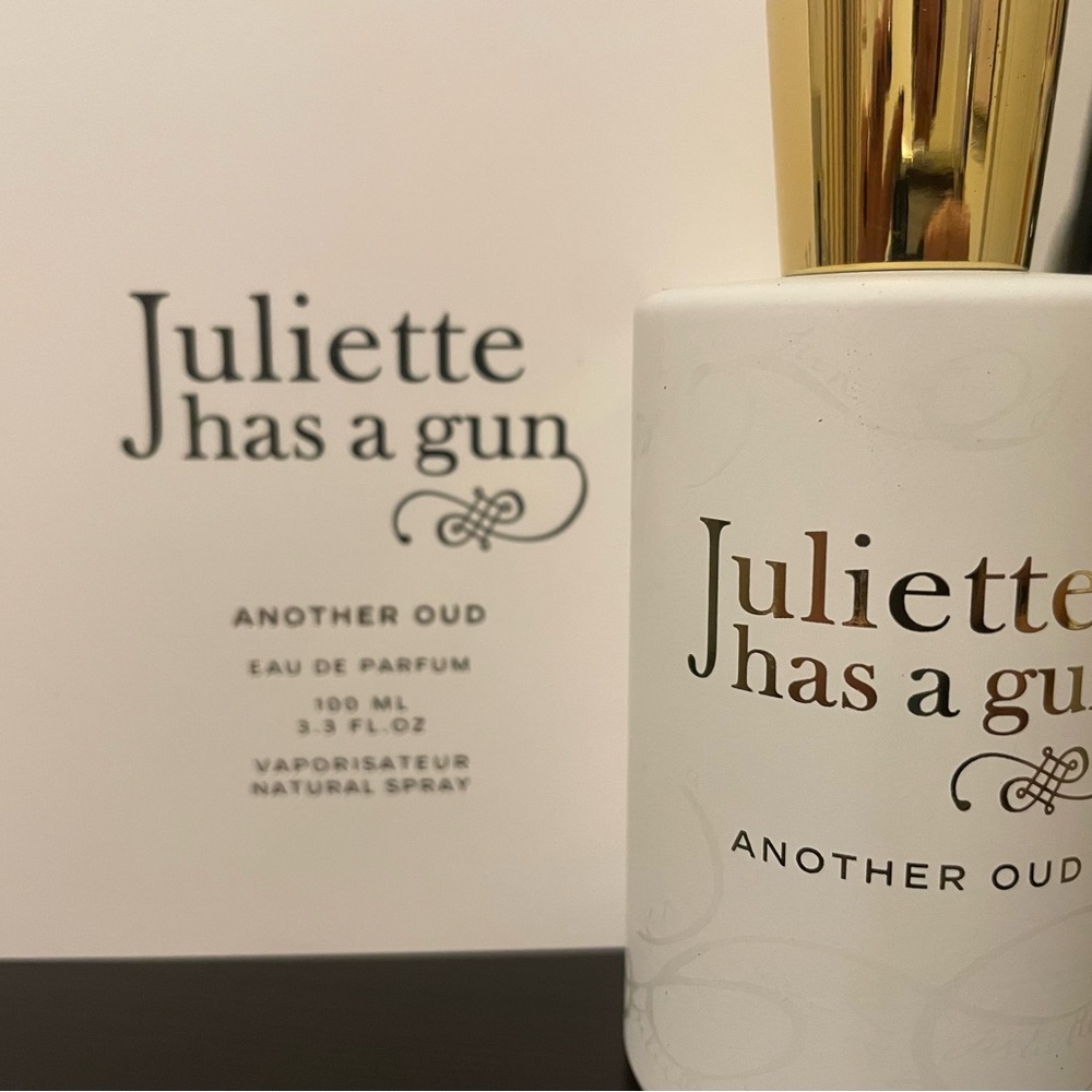 Juliette Has a Gun Another Oud Body Oil - White and Gold